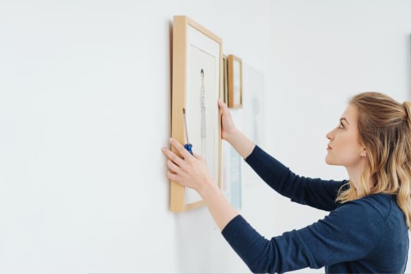 Cost of Picture Hanging Service in Medina
