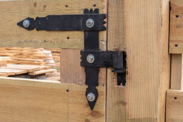 Cost of Gate Hinge Adjustment in Medina